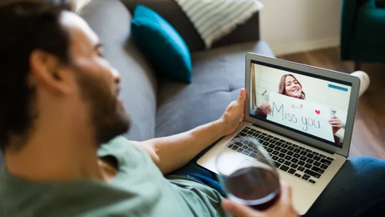 Staying Connected: Top Digital Tools for Long-Distance Family Bonding