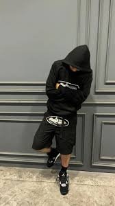 Why Corteiz Clothing Is the Top Choice for Night Streetwear