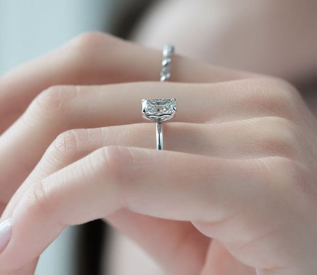 Are Loose Diamonds a Smarter Choice Than Ready-Made Engagement Rings?
